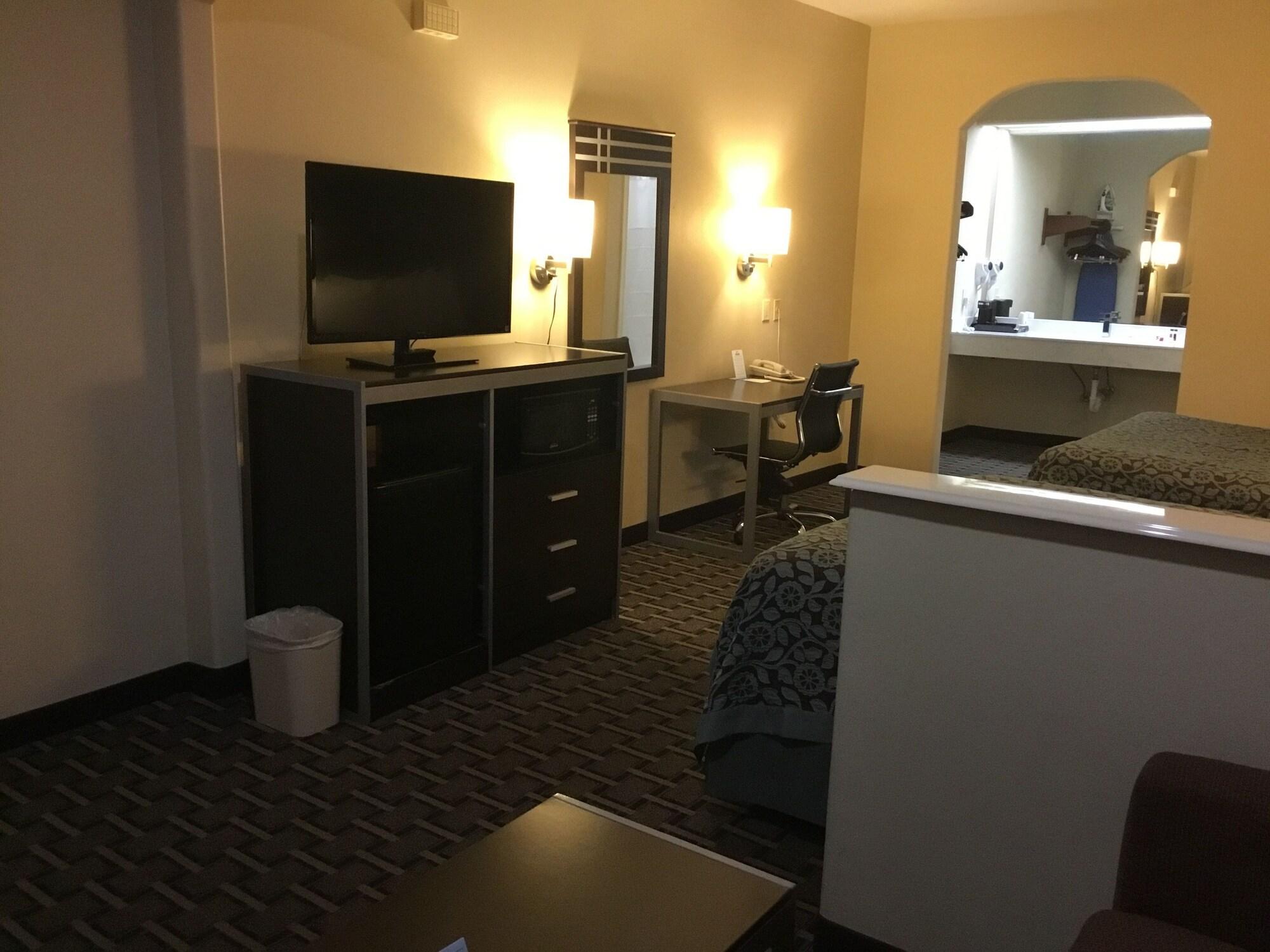 Days Inn & Suites By Wyndham Houston North - Spring Kültér fotó
