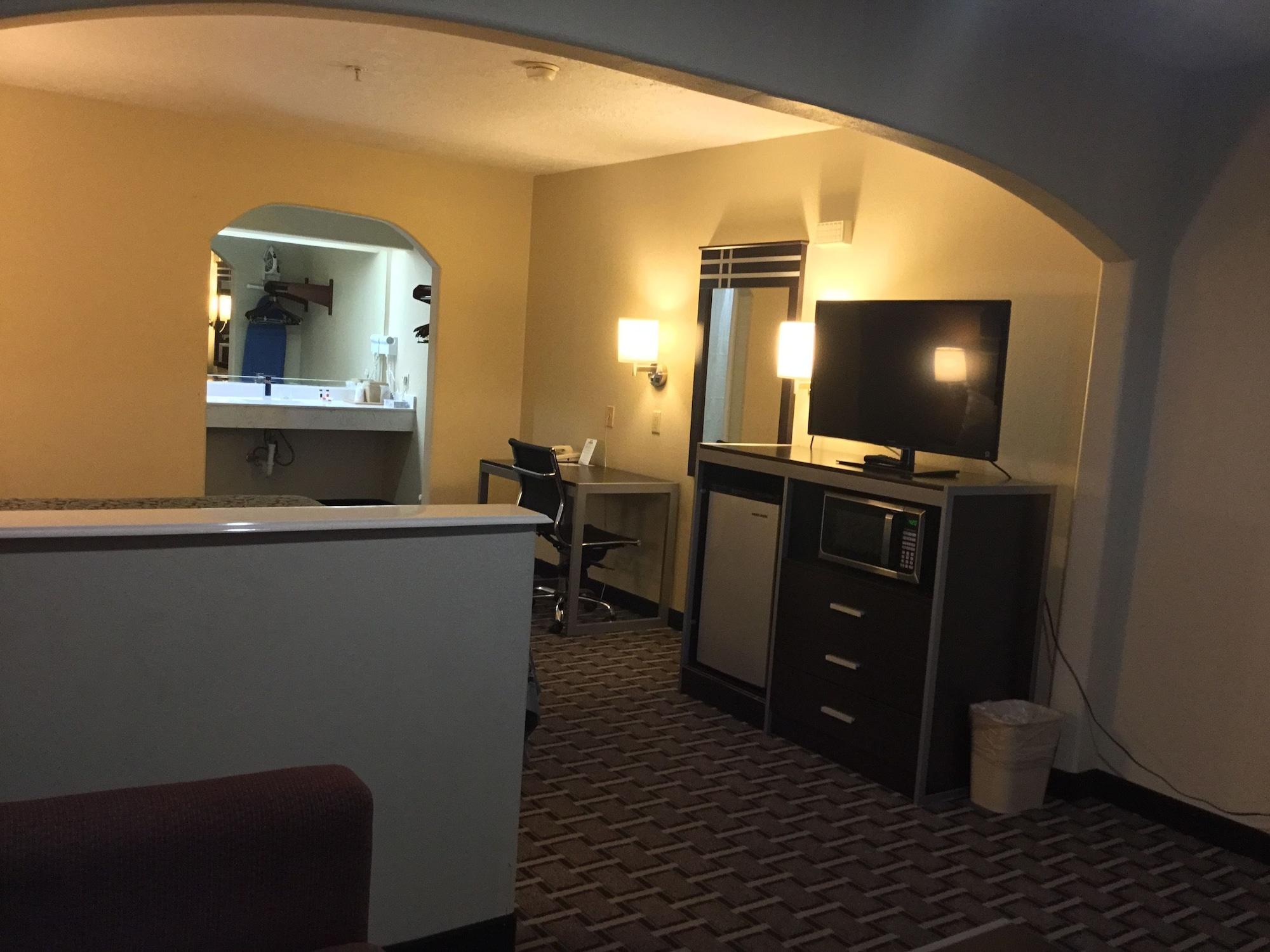 Days Inn & Suites By Wyndham Houston North - Spring Kültér fotó