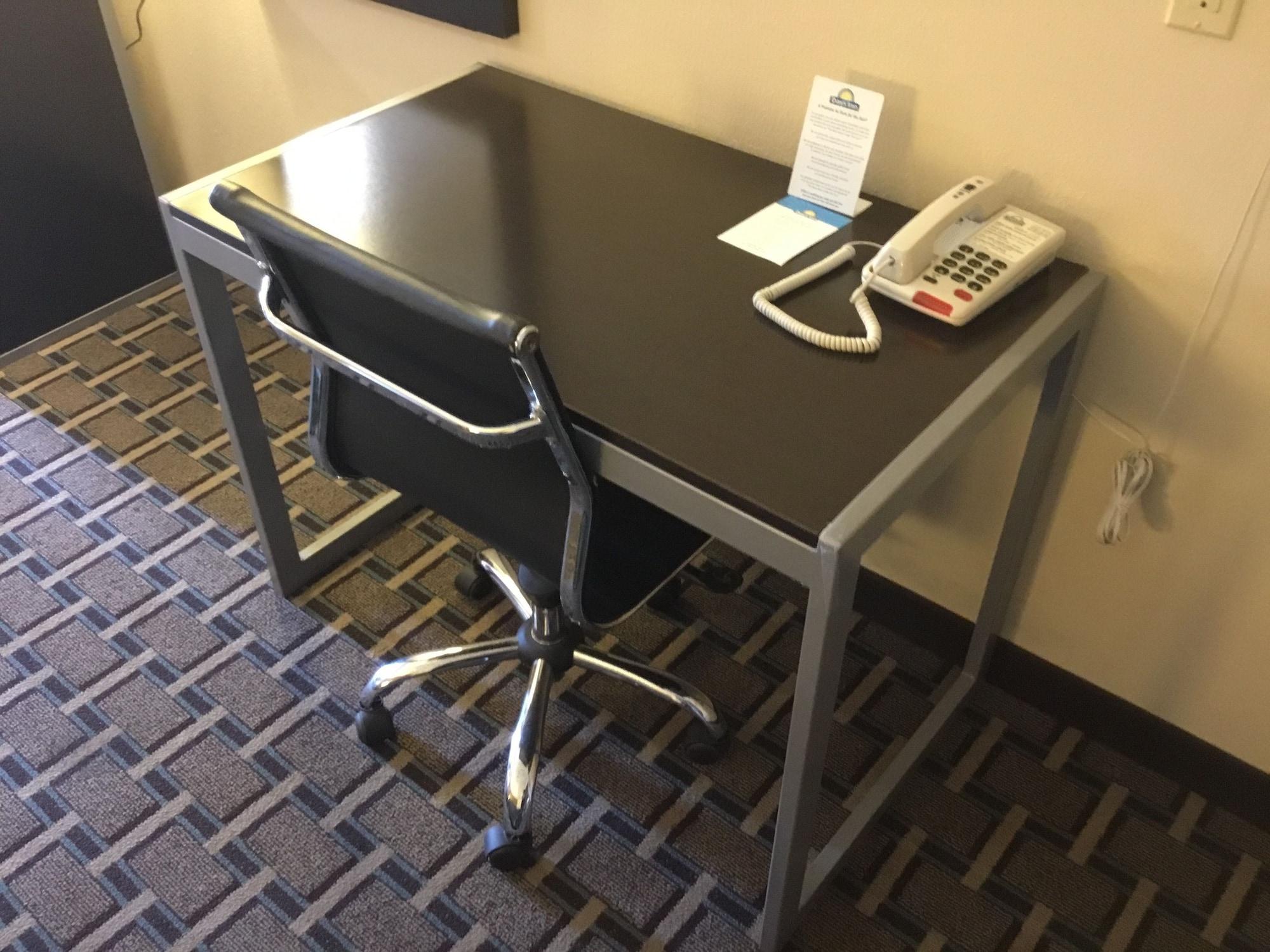 Days Inn & Suites By Wyndham Houston North - Spring Kültér fotó