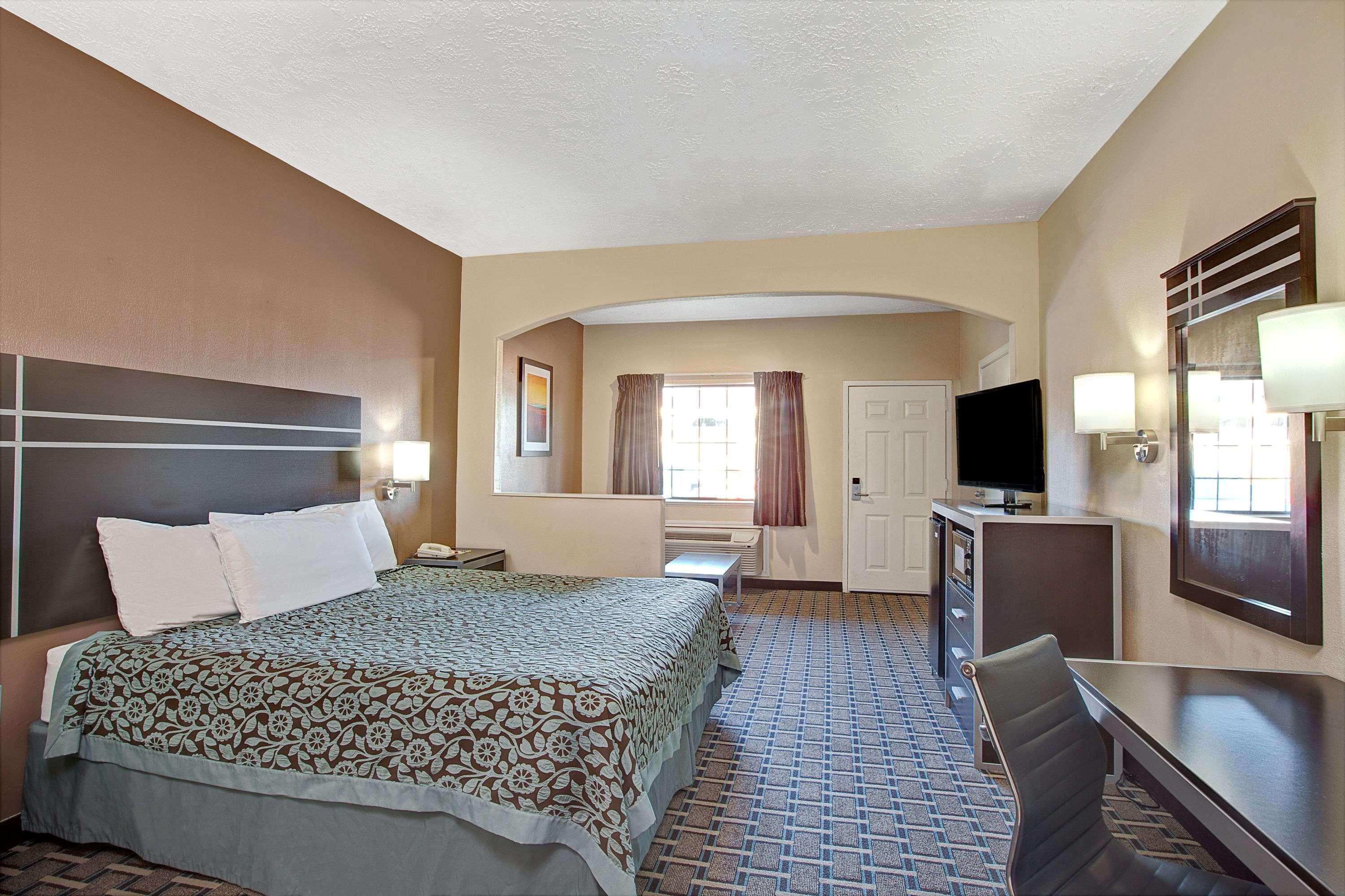 Days Inn & Suites By Wyndham Houston North - Spring Kültér fotó