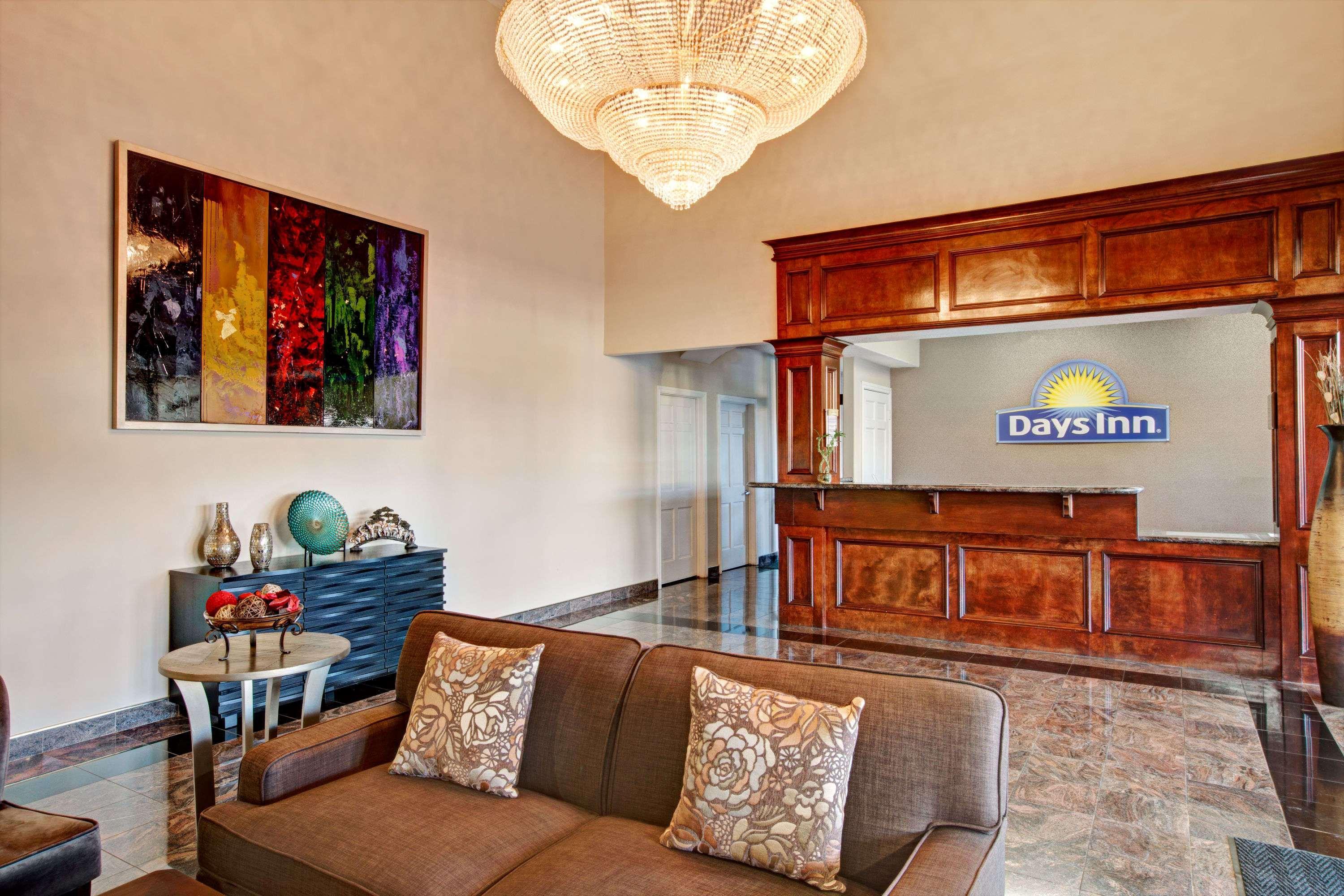 Days Inn & Suites By Wyndham Houston North - Spring Kültér fotó